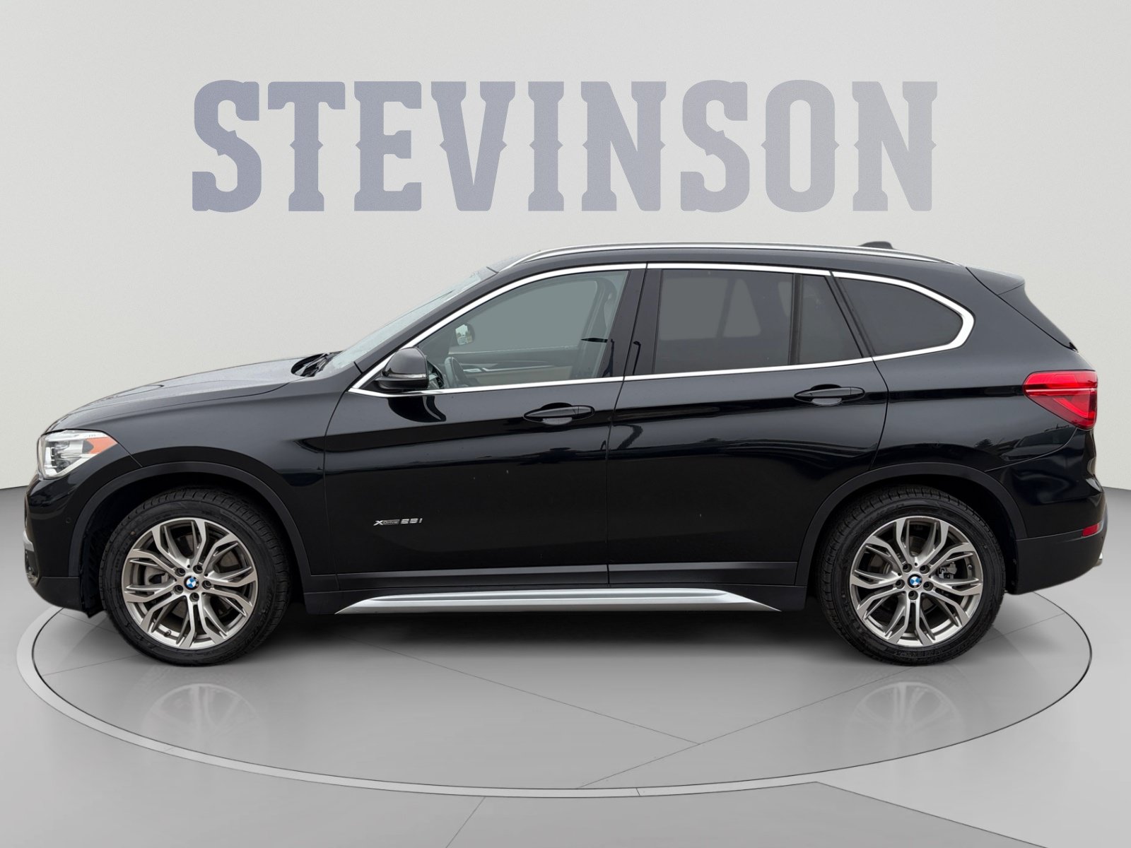 Used 2017 BMW X1 xDrive28i AWD/4WD image 2