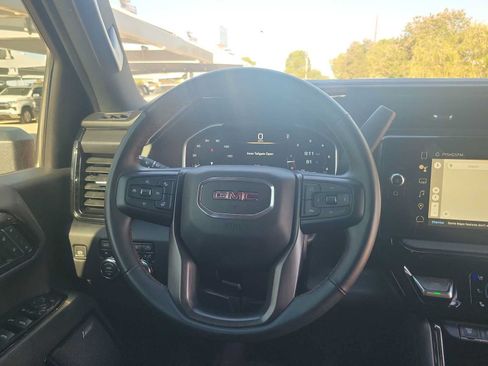Used 2024 GMC Sierra 2500 AT4 w/ AT4 Preferred Package AWD/4WD image 19