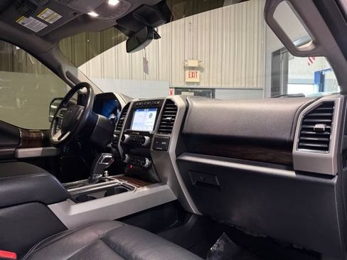Used 2019 Ford F150 Lariat w/ Equipment Group 502A Luxury AWD/4WD image 16