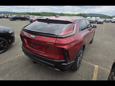 Used 2024 Cadillac Lyriq Sport AWD/4WD image 8