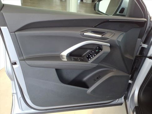 Certified 2025 Audi Q5 Premium w/ Convenience Package image 10