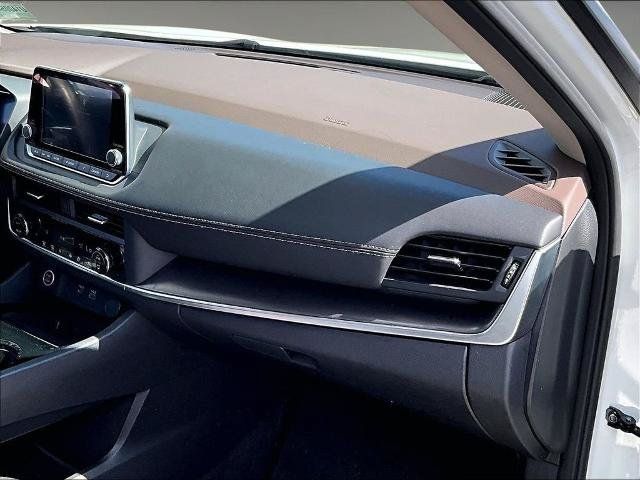 Certified 2023 Nissan Rogue SV AWD/4WD image 13