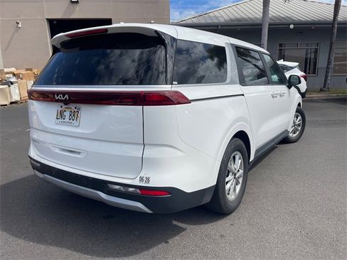 Used 2024 Kia Carnival LX image 5