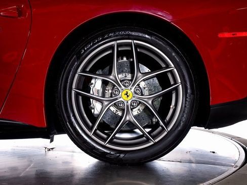 Used 2016 Ferrari F12 Berlinetta image 19