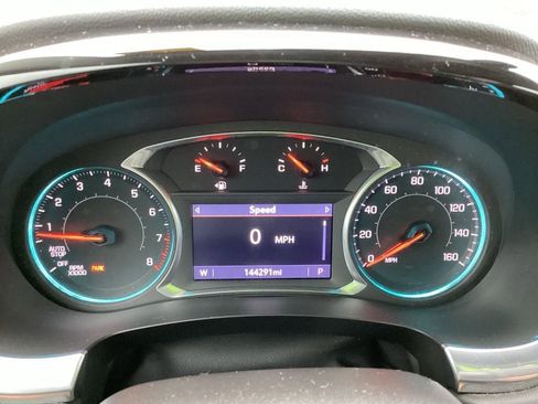 Used 2021 Chevrolet Traverse LT image 13