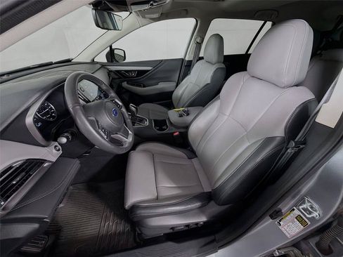 Used 2025 Subaru Outback Limited AWD/4WD image 2