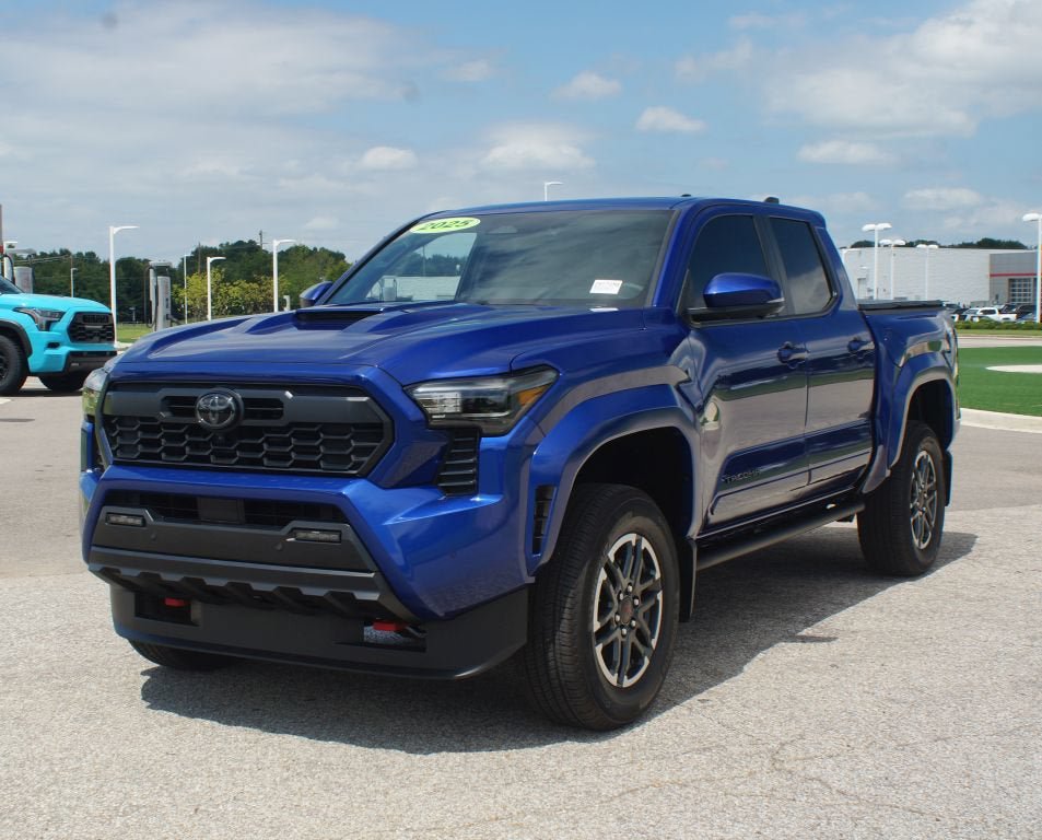 Used 2025 Toyota Tacoma TRD Sport w/ TRD Sport Premium Package AWD/4WD image 25