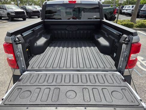Used 2024 Ford Maverick Lariat FWD image 9