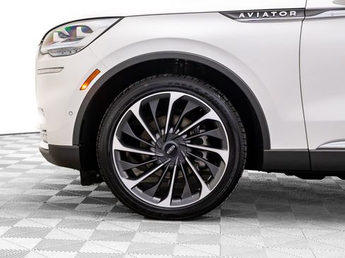 Used 2024 Lincoln Aviator Reserve w/ Equipment Group 201A image 40