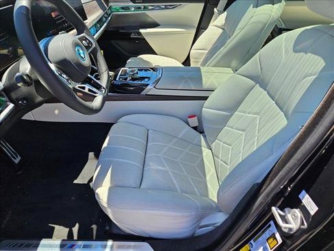 Used 2026 BMW 750e xDrive AWD/4WD image 16
