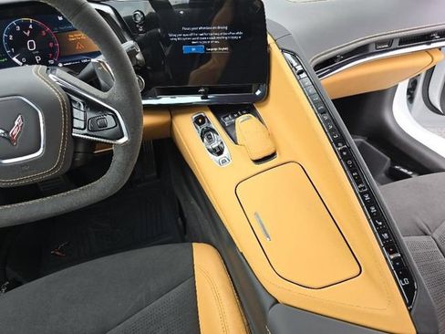 Used 2024 Chevrolet Corvette Stingray Premium Cpe w/ Z51 Performance Package RWD image 33