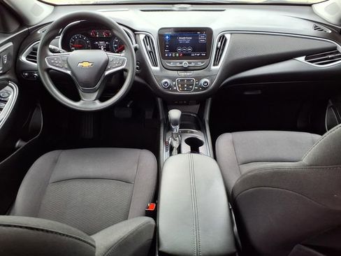 Used 2025 Chevrolet Malibu LT FWD image 8
