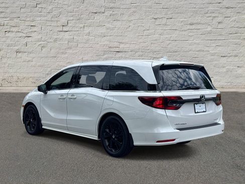 Used 2023 Honda Odyssey Sport image 2