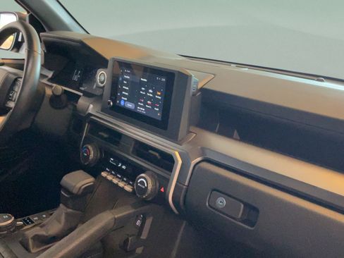 Certified 2025 Toyota 4Runner SR5 AWD/4WD image 34
