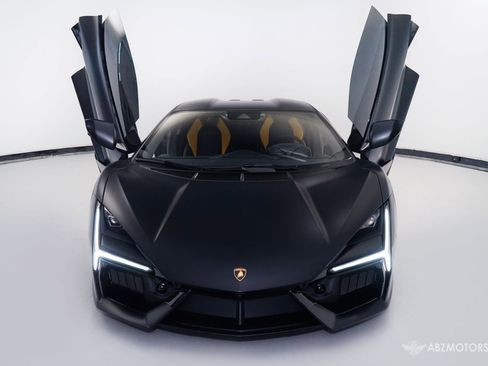 Used 2024 Lamborghini Revuelto AWD/4WD image 3