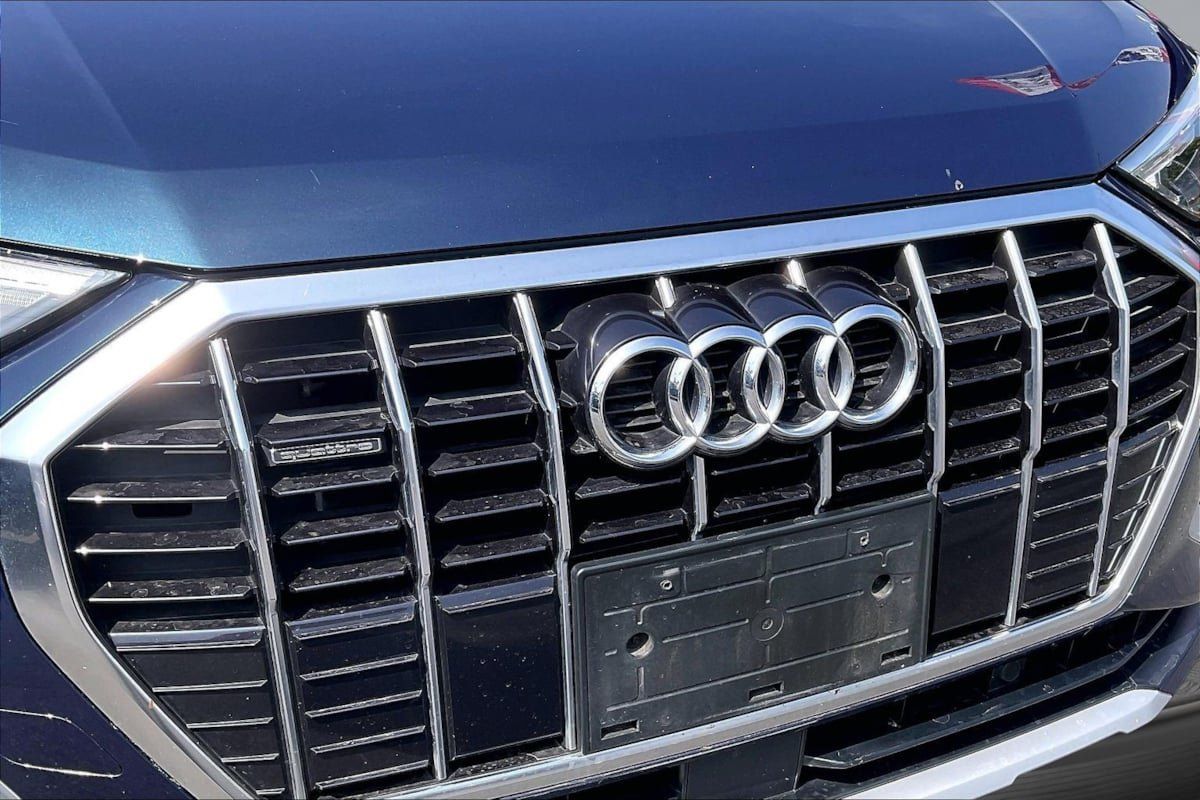 Used 2020 Audi Q3 2.0T Premium w/ Convenience Package AWD/4WD image 28