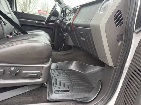 Used 2010 Ford F350 Lariat image 12