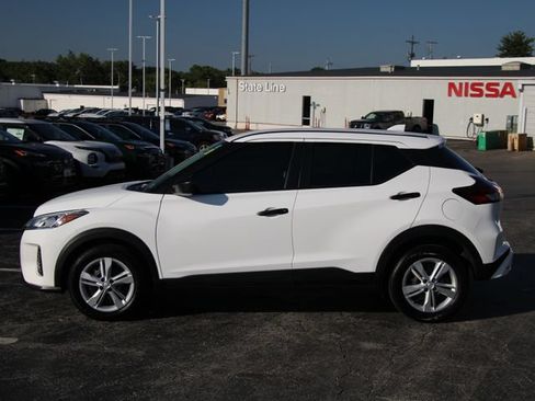 Certified 2025 Nissan Kicks Play S FWD image 2