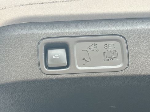 Used 2024 Ford Expedition Max XLT AWD/4WD image 40