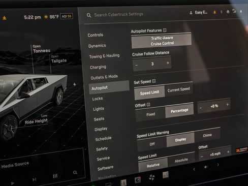 Used 2024 Tesla Cybertruck Cyberbeast AWD/4WD image 37