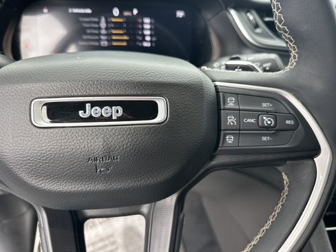 Used 2023 Jeep Grand Cherokee L Laredo AWD/4WD image 27