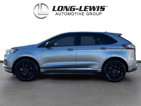 Used 2024 Ford Edge SE w/ Black Appearance Package image 2