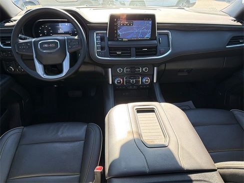 Used 2023 GMC Yukon XL SLT image 23