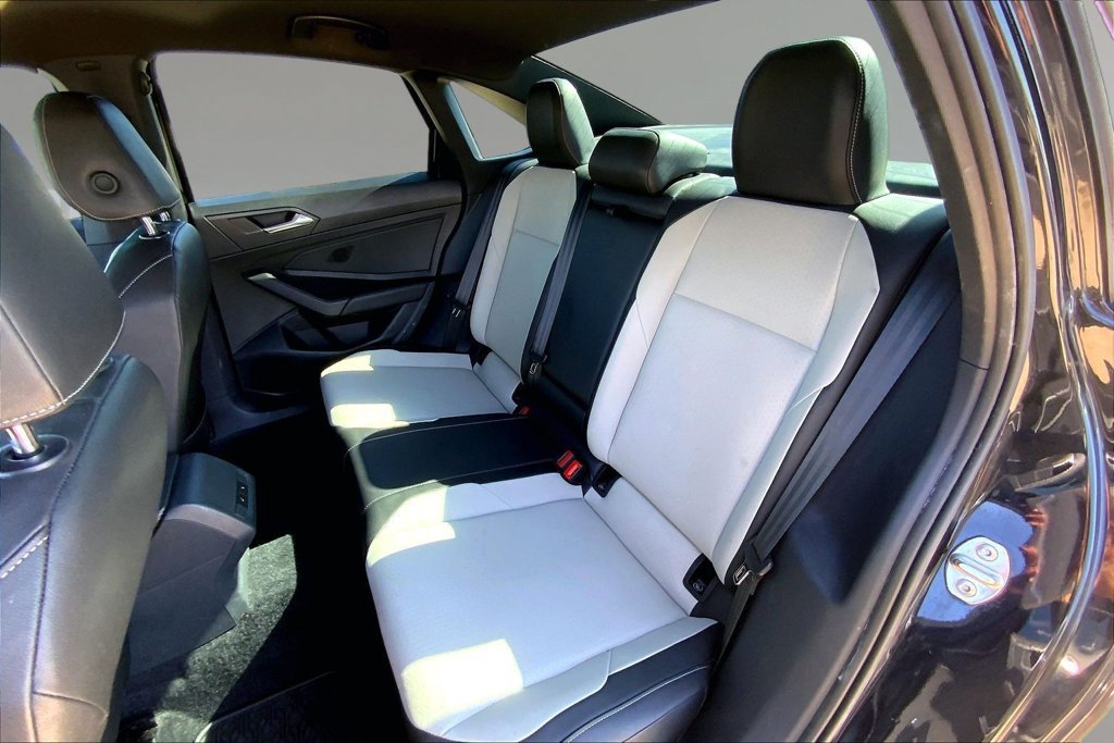 Used 2020 Volkswagen Jetta R-Line FWD image 24
