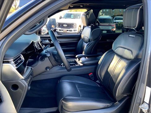 Used 2023 Jeep Grand Wagoneer Series II image 8