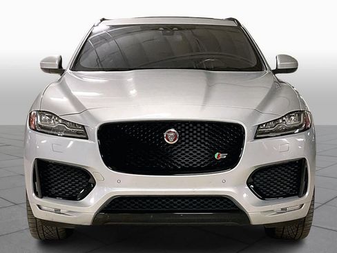 Used 2017 Jaguar F-PACE S image 4