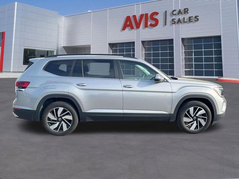 Used 2025 Volkswagen Atlas SE AWD/4WD image 5