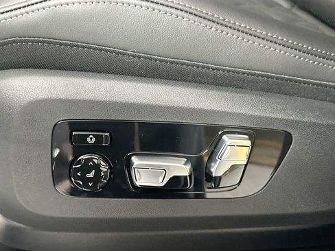 New 2026 BMW X5 xDrive50e w/ Executive Package image 19