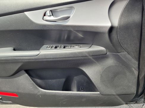 Used 2023 Kia Forte LXS image 23