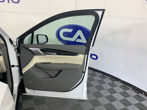 Used 2023 Cadillac XT6 Premium Luxury FWD image 42
