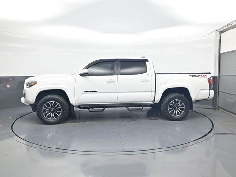 Used 2023 Toyota Tacoma TRD Sport image 4