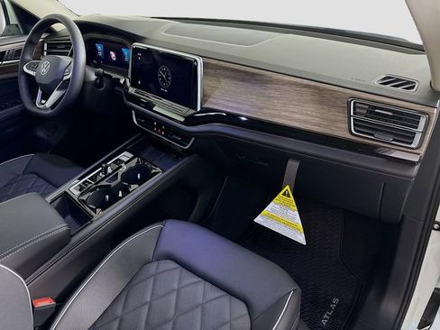 New 2026 Volkswagen Atlas SEL Premium R-Line image 32
