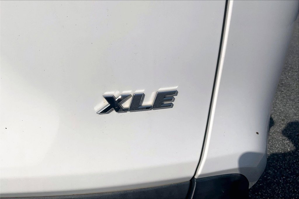Used 2024 Toyota RAV4 XLE FWD image 8