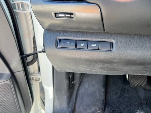 Used 2024 Nissan Pathfinder SL AWD/4WD image 24
