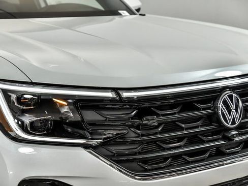 New 2026 Volkswagen Atlas Cross Sport SEL Premium R-Line AWD/4WD image 4