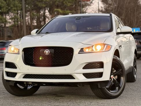 Used 2020 Jaguar F-PACE Premium image 1