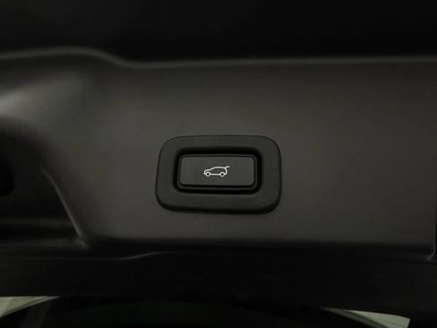 Used 2020 Land Rover Range Rover Evoque R-Dynamic SE AWD/4WD image 37