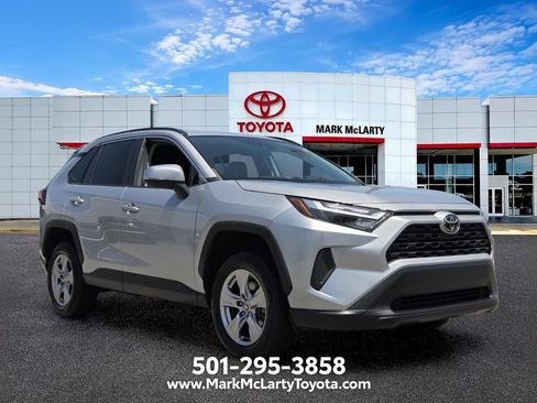 Used 2022 Toyota RAV4 XLE FWD image 7