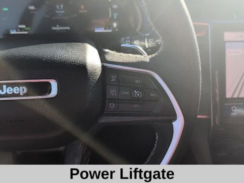 Used 2022 Jeep Grand Cherokee Limited 4xe image 8