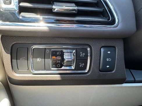Used 2024 Lincoln Navigator Black Label AWD/4WD image 19