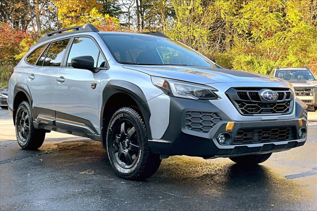 Certified 2025 Subaru Outback Wilderness AWD/4WD image 19