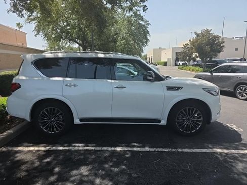 Certified 2024 INFINITI QX80 Premium Select w/ All-Season Package AWD/4WD image 3