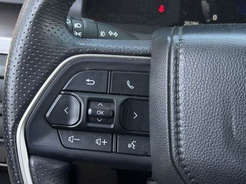 Used 2025 Toyota 4Runner SR5 RWD image 13