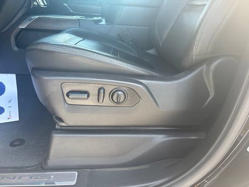 Used 2023 GMC Sierra 2500 Denali w/ Denali Ultimate Package AWD/4WD image 35