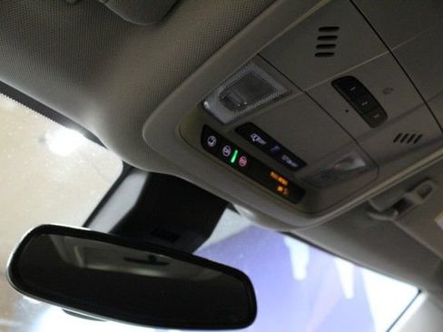 Used 2020 Chevrolet Equinox Premier FWD image 28
