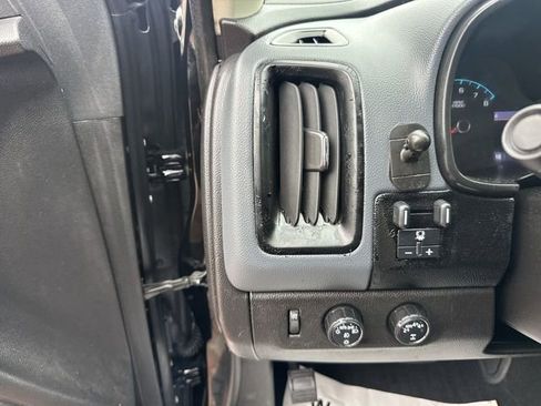 Used 2021 Chevrolet Colorado Z71 AWD/4WD image 12